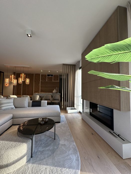 Dormitorio y baño terminados en un piso de lujo en Sierra Blanca, Marbella