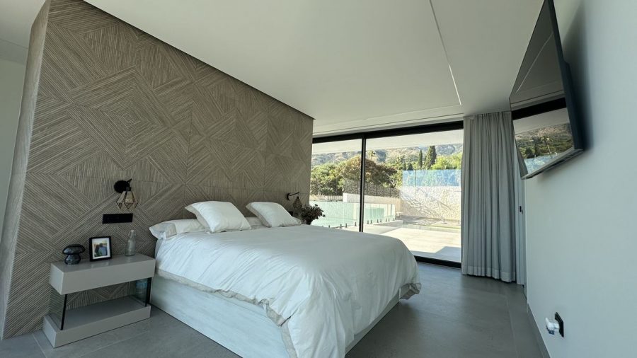 Villa de obra nueva con la pintura terminada
