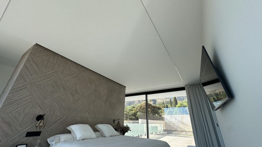 Villa de obra nueva con la pintura terminada