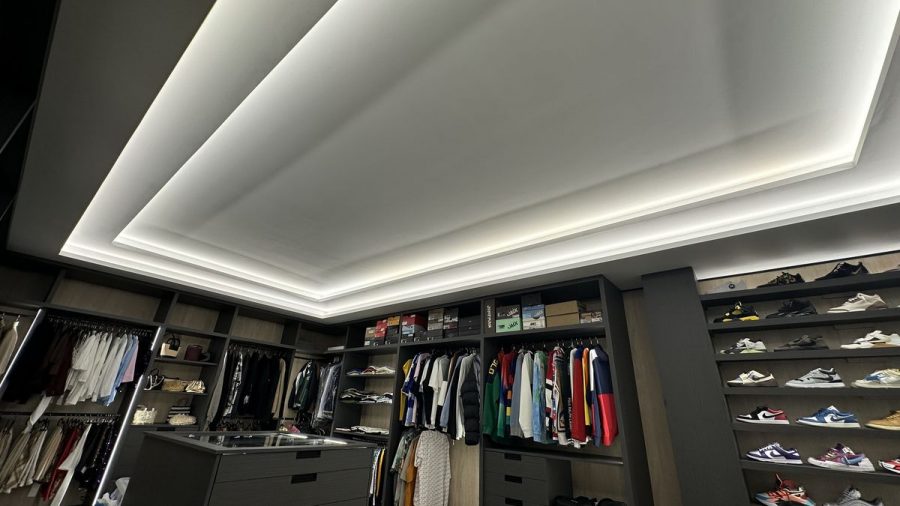 Villa de obra nueva con la pintura terminada