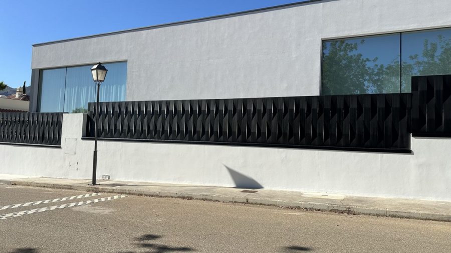Villa de obra nueva con la pintura terminada